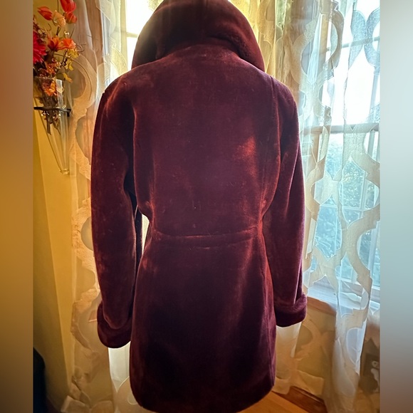 Dennis Basso faux fur coat - Picture 7 of 15